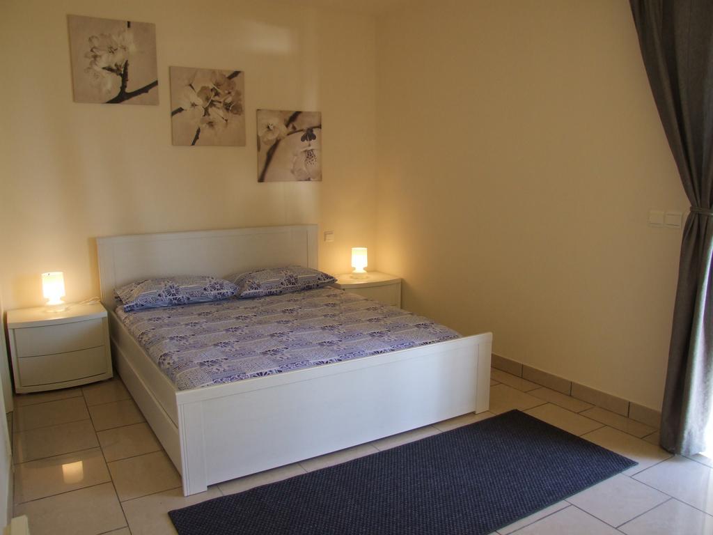 Appartement Au Chateau Vallaya 芒通 外观 照片