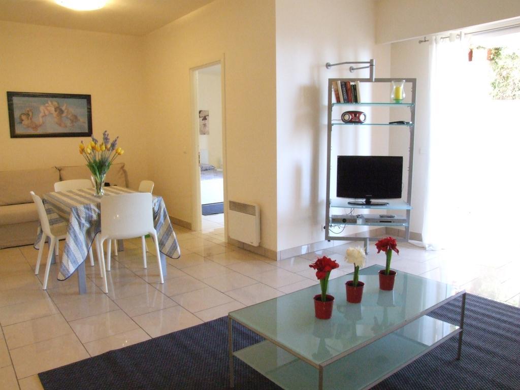 Appartement Au Chateau Vallaya 芒通 外观 照片
