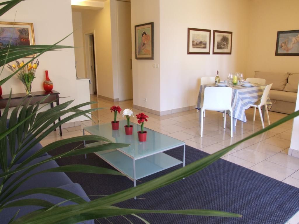 Appartement Au Chateau Vallaya 芒通 外观 照片