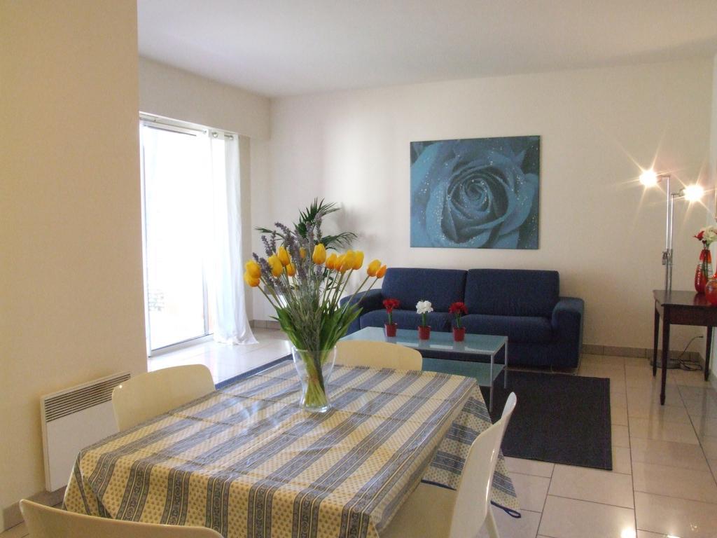 Appartement Au Chateau Vallaya 芒通 外观 照片