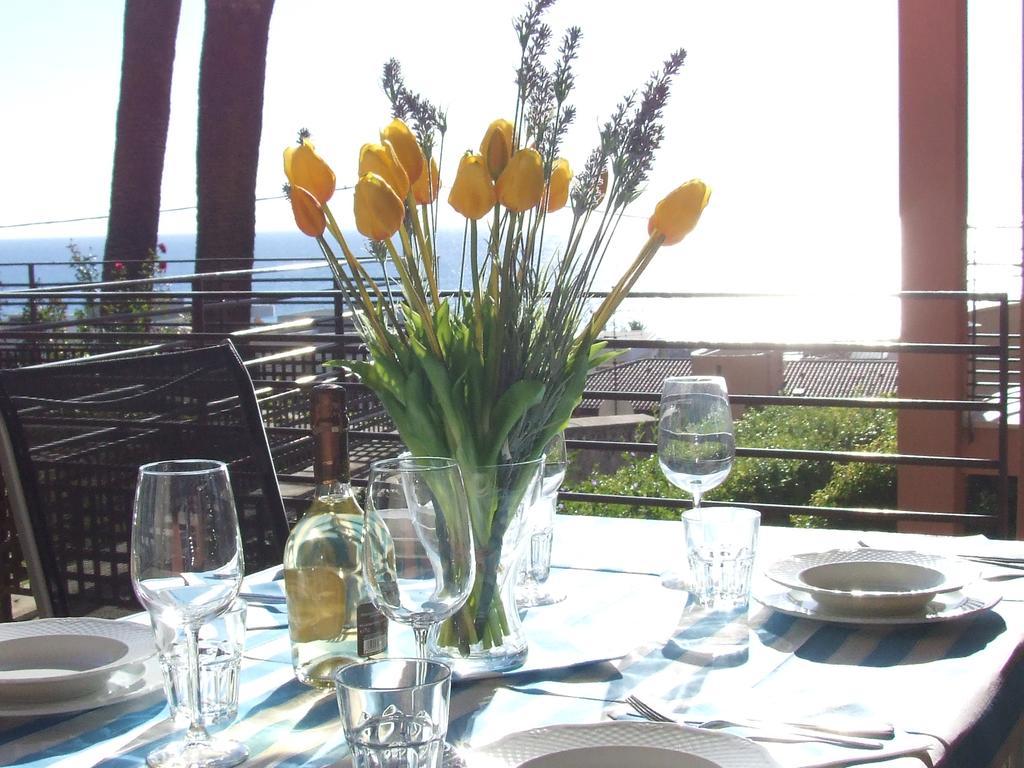 Appartement Au Chateau Vallaya 芒通 外观 照片